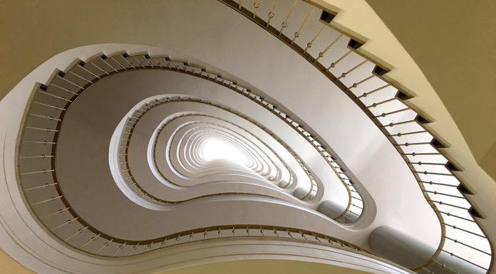 Jak dobrać balustradę schodową do stylistyki wnętrza?